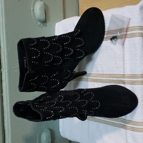 Black bootie - Picture 2 of 5